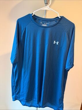 Under Armour Men’s Royal Blue Short Sleeve Crewneck Performance Tee